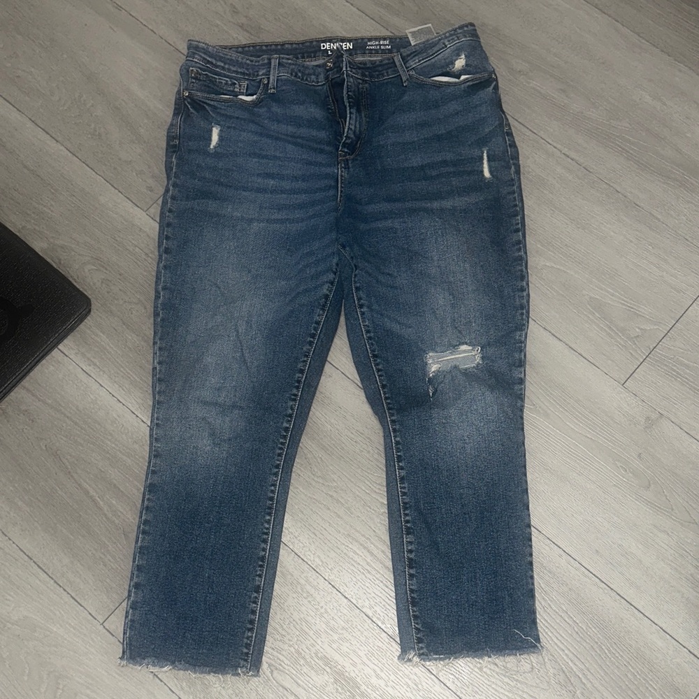 Denizen from Levi's Dark Blue Distressed Ankle Jeans